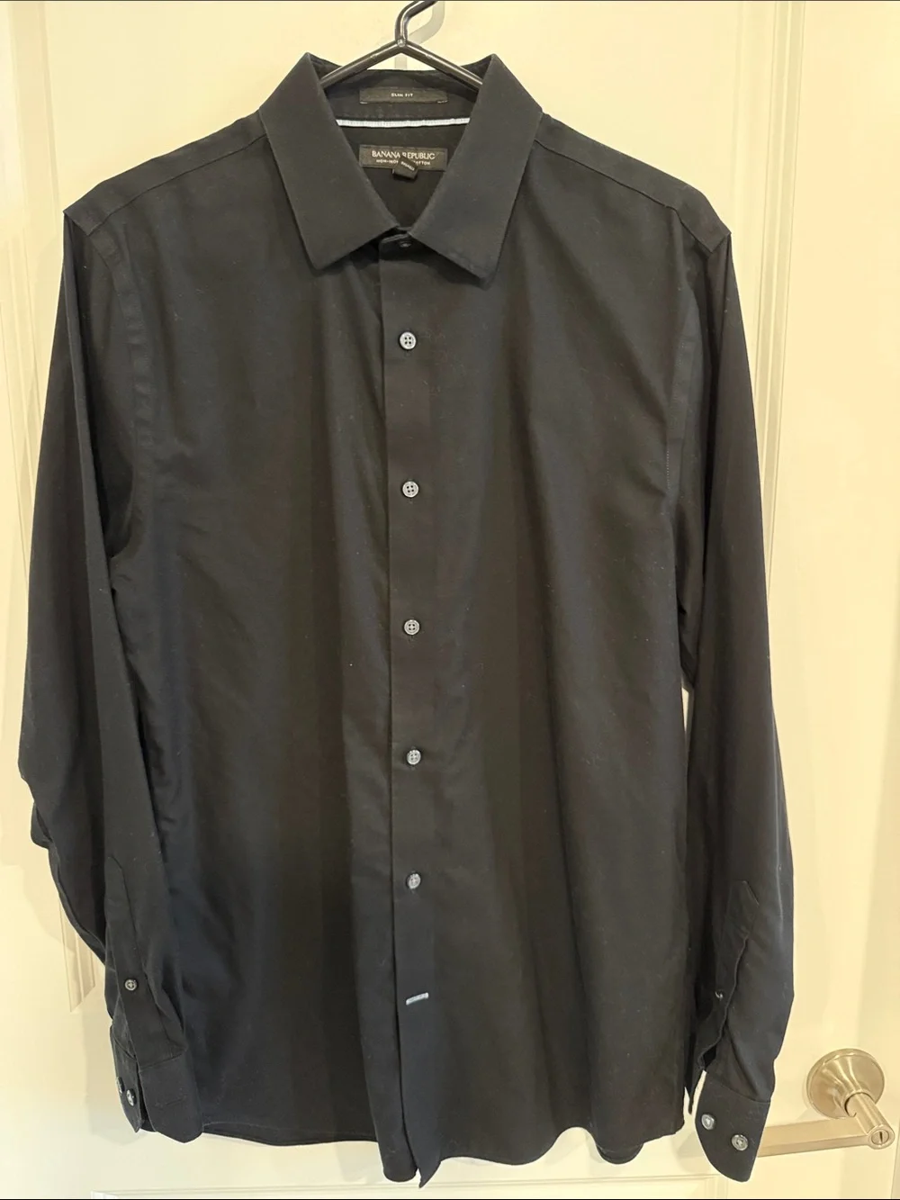 Banana Republic Men’s Black Long-Sleeve Dress Shirt